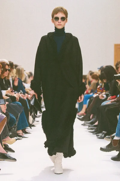 Look 64